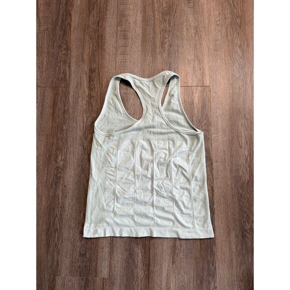 Fabletics shirt - Picture 2 of 6